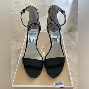 Michael Kors Black Leather Women's Kristen mid heel Sandals size 10